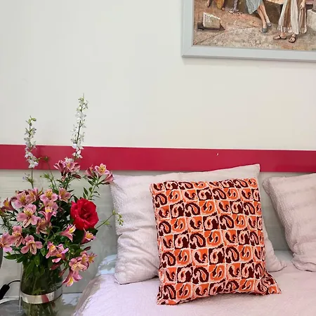 Karmen Maria Apartman *