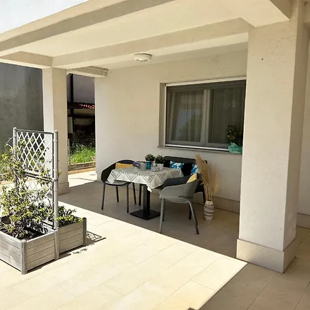 Apartman Karmen Maria